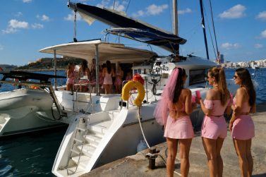 Catamaran Privado Port Olimpic Barcelona | Cenas Barcelona | Experiencias Originales