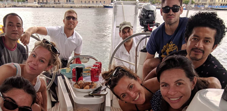 Navegar Velero Privado 11 Plazas | Experiencias Originales | Cenas Barcelona