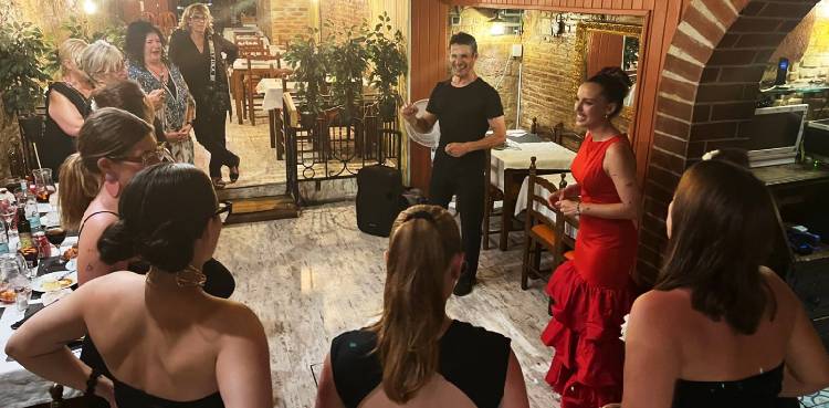 Animador para Cumpleaños y Despedidas | Cenas Barcelona | Actores Profesionales