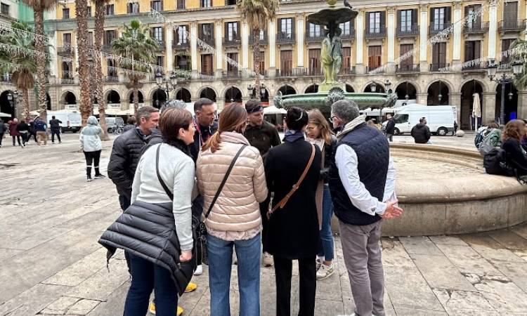 Escape Room Exterior del Born al Raval | Actividades Originales | Cenas Barcelona