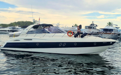 Yate Cranchi 11 pasajeros | Cenas Barcelona