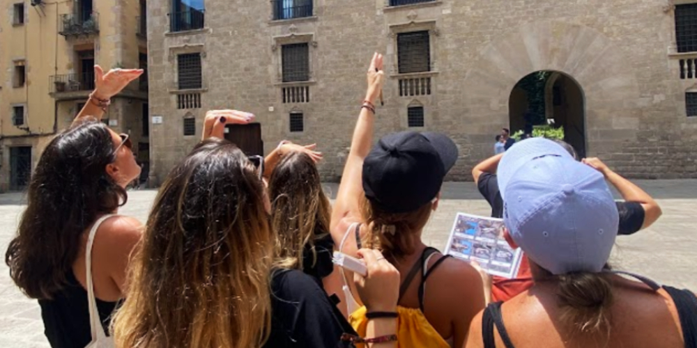 Escape Room Exterior del Born al Raval | Actividades Originales | Cenas Barcelona