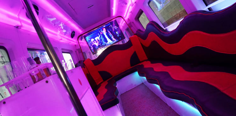1h en MiniDiscoBus Negro | Restaurantes Originales | Cenas Barcelona