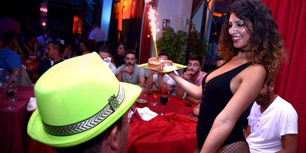 Camarera Erotica | Cenas Barcelona | Restaurantes Originales