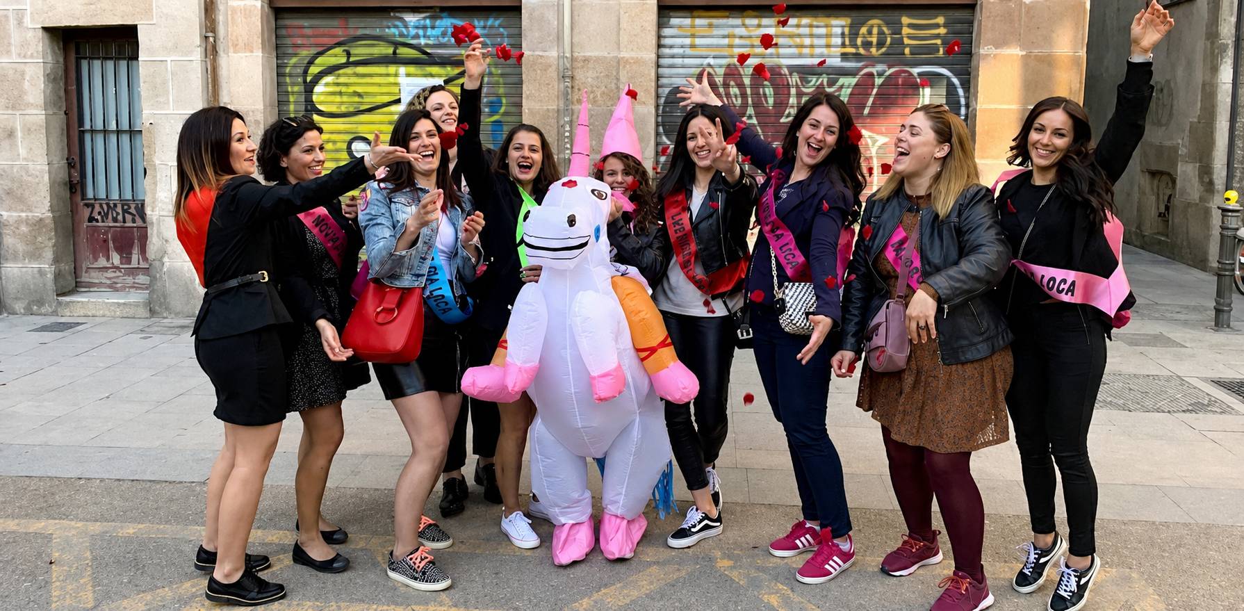 Cena con espectaculo en Enigmatium Barcelona | Cenas Barcelona
