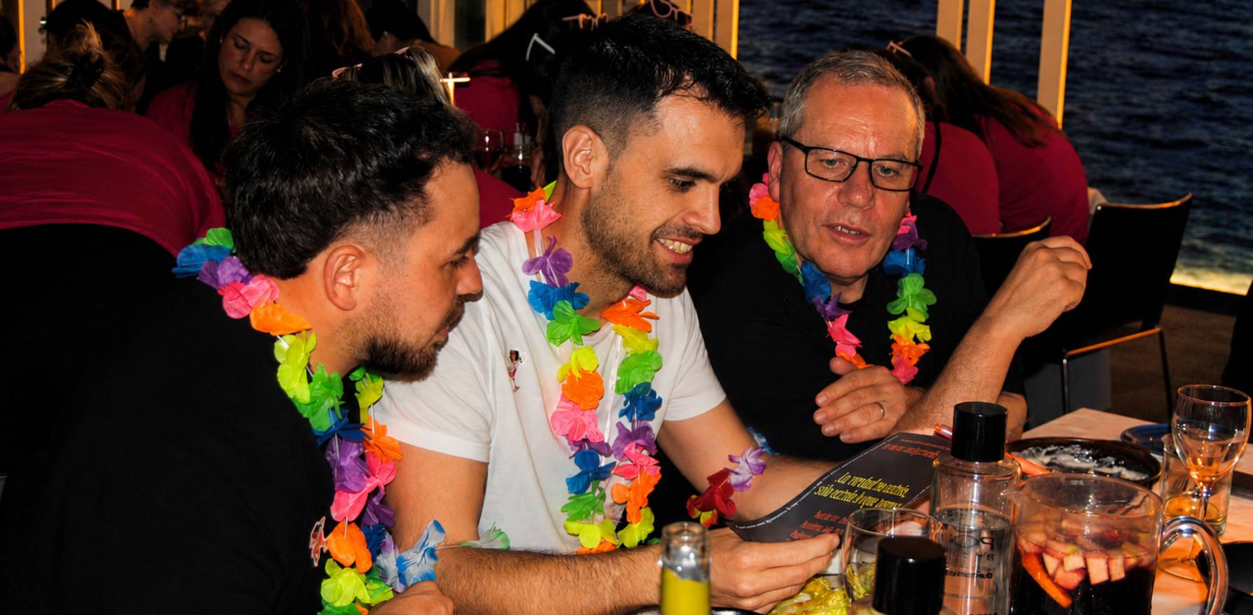 Cena con espectaculo en Enigmatium Barcelona | Cenas Barcelona